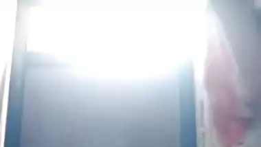 Desi panjab Bhabhi bathroom vdo
