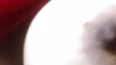 Desi shivani showing her big boobs