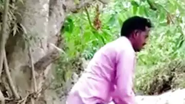 Pakistani lovers fuck outdoor in jungle, sex scandal MMS leaked online