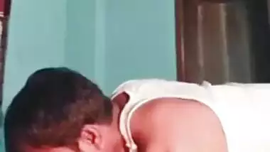MMS video of chubby Desi babe having amateur XXX sex with hubby