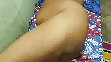 Desi bhabhi pussy play ended in hardcore session