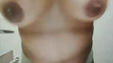 Titty play