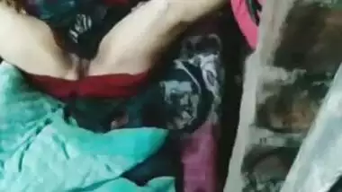 Village aunty pussy captured on cam secretly
