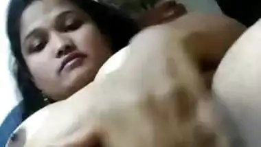 Indian cutie shows need in chudai by gently touching own XXX sissy