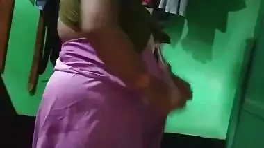 Desi Aunty Dressing 3