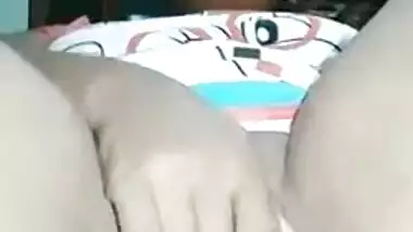 Hairless Desi pussy fingering show on a webcam episode call