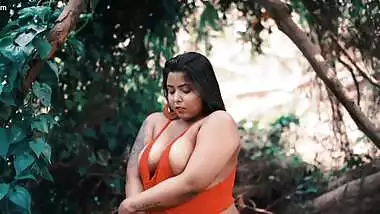 Big boobs model indrani photoshoot video – 3
