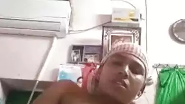 Desi village bhabi very hot fingering