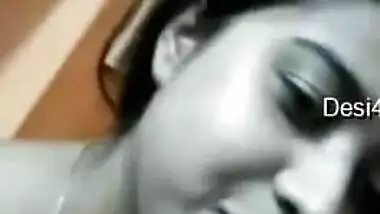 Today Exclusive- Desi Girl Showing Her Boobs On Video Call
