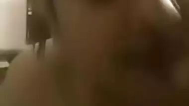 Desi XXX babe makes MMS video for ex-lover who wants to see her boobs