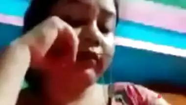 Today Exclusive -boudi Shows Her Boobs