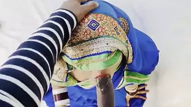 Rajasthani lady gives a desi blowjob in a hotel room