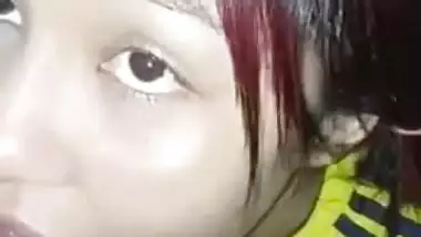 East Indian girl fucks in a bathroom in the Indian sex video