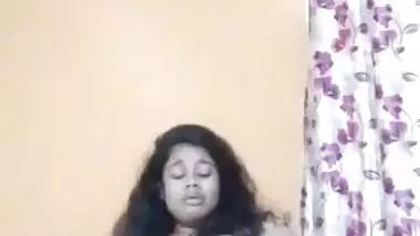 Assam girl fingering and anal dildoing on cam